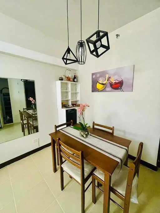 The-Hide Out By R&R Apartment Manila